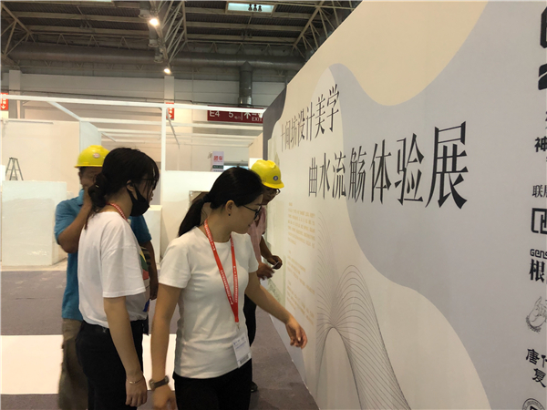 嘿，下冰雹的北京其实也温柔，和它的故事正开始