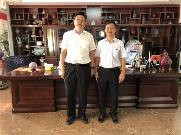 县委书记熊亚平到杭瑞陶瓷开展调研工作
