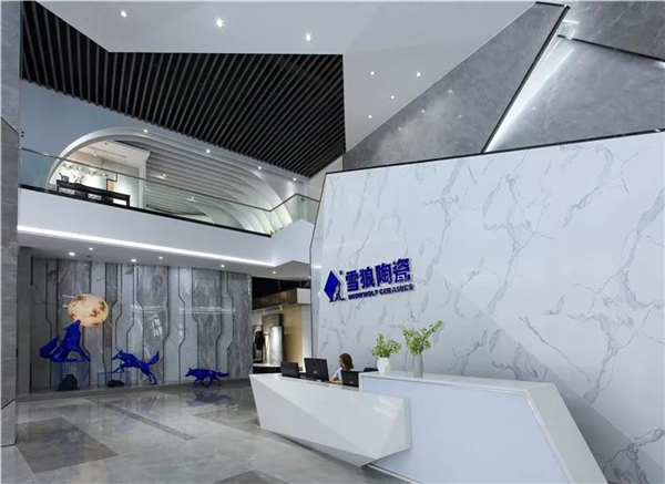 设计师精英们参观这个瓷砖品牌的展厅时拍照根本停不下来！