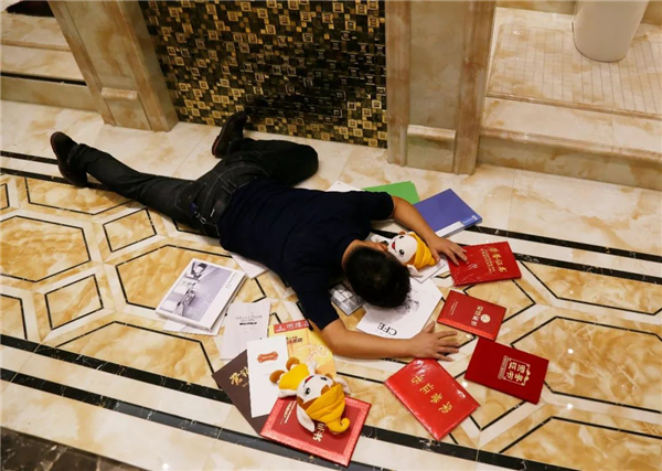 “炫富挑战”火了！我实在坐不住了