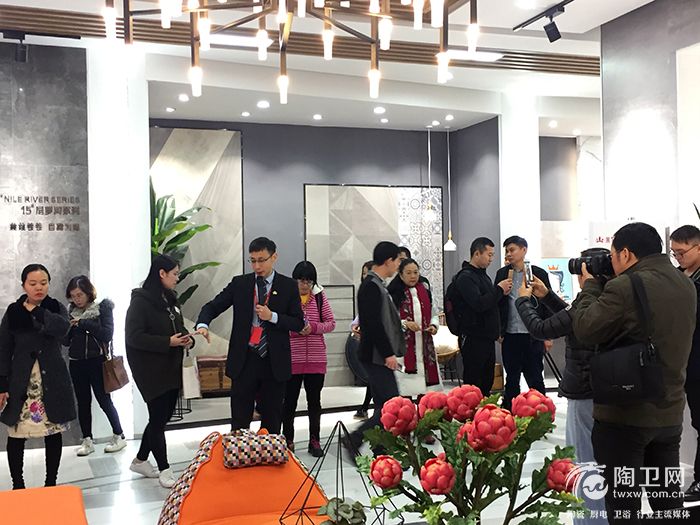 媒体新品品鉴会.jpg
