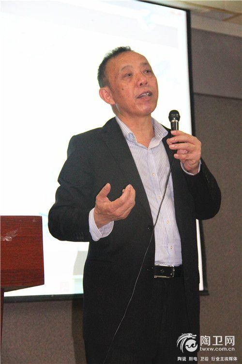 陶卫网总裁、陶瓷资讯社长喻镇荣_副本.jpg