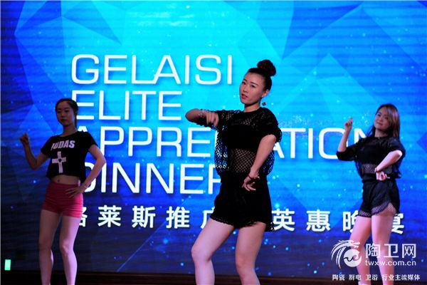 开场节目表演.jpg