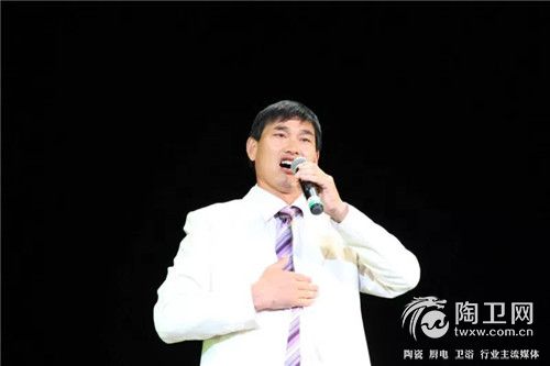 星光大道选手大衣哥朱之文.jpg