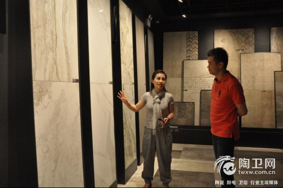 5.9李红老师来鉴赏348.jpg