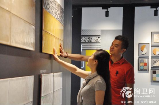 5.9李红老师来鉴赏611.jpg