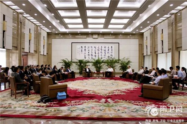 省长马兴瑞会见粤港澳大湾区企业家联盟主席团成员.jpg