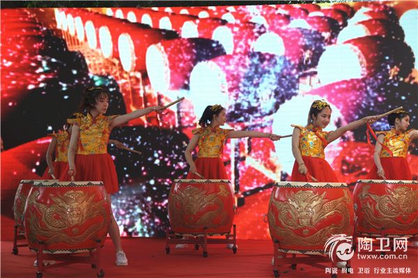 歌舞表演 (1).jpg