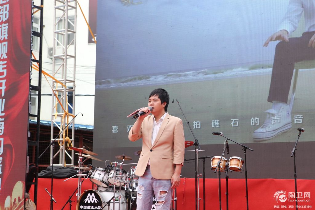 郑源.JPG