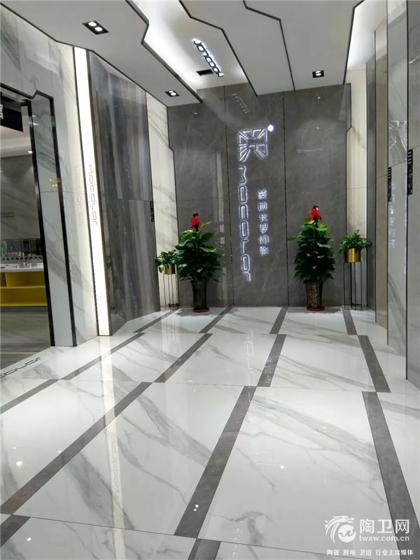 黑白基调设计1.webp.jpg