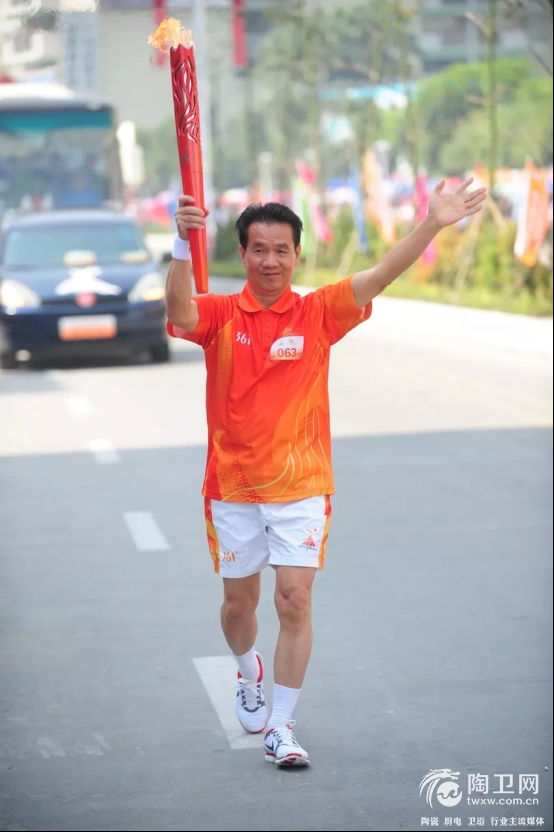让“舒适人居”理念如圣火生生不息！蒙娜丽莎再传亚运圣火20180816-2424.png