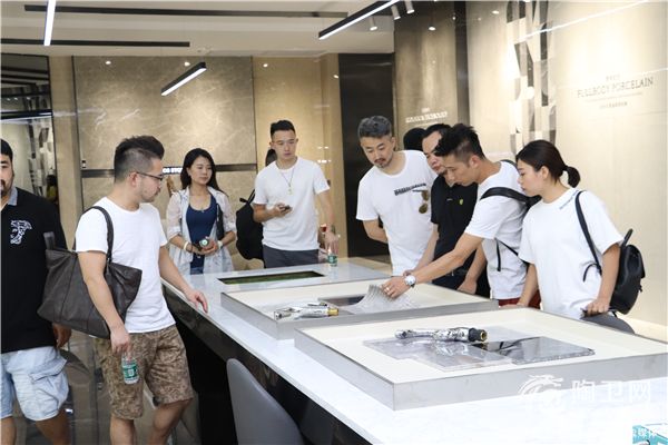 设计师大咖们参观博德展厅 (3).jpg