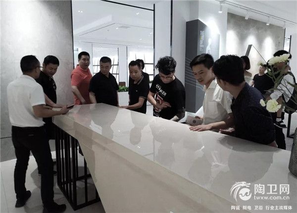 微信图片_20180919195650_副本.jpg