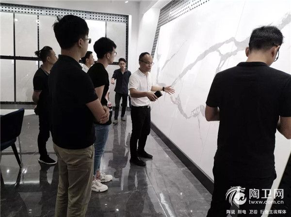 微信图片_20180919195710_副本.jpg