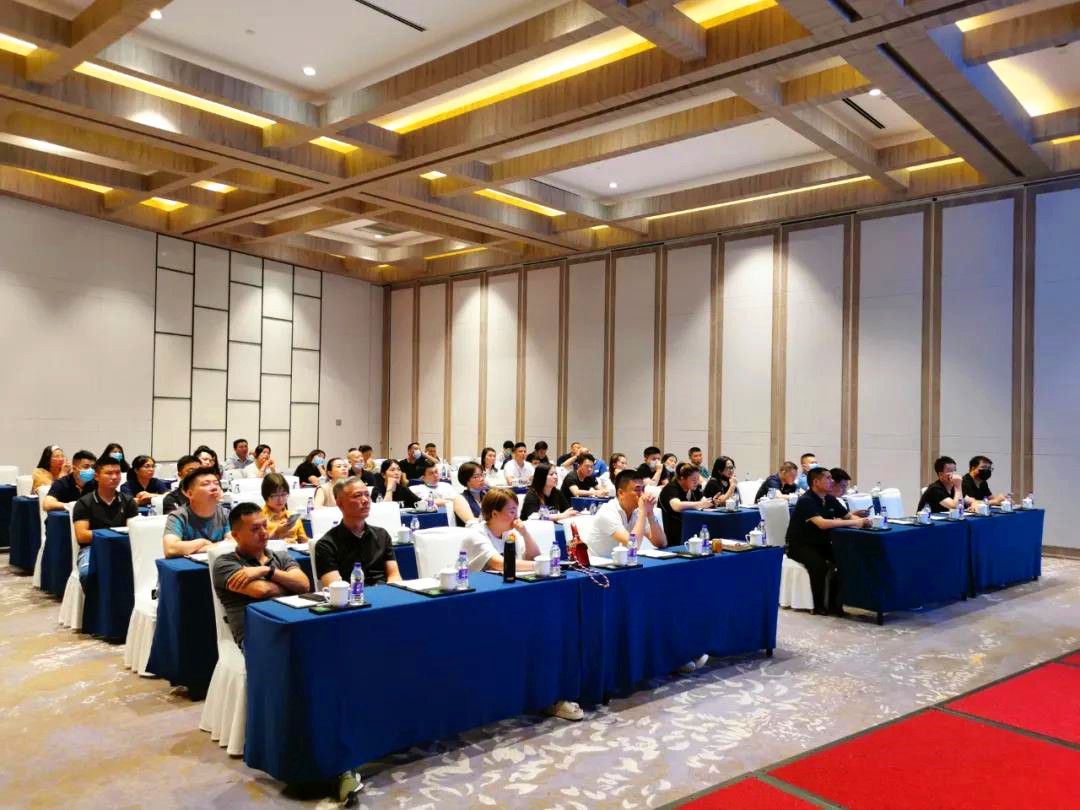 迪尔雅浙赣区域核心经销商会议成功举办，共赢2021！.jpg