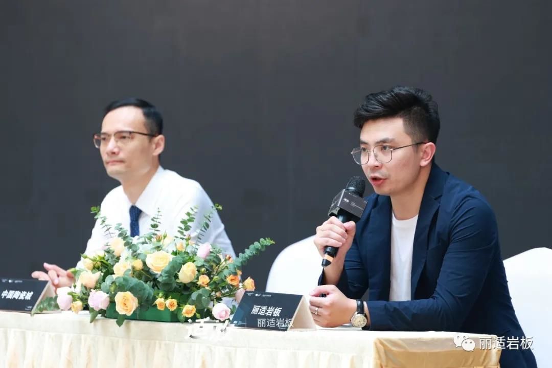 记者采访环节1.jpg