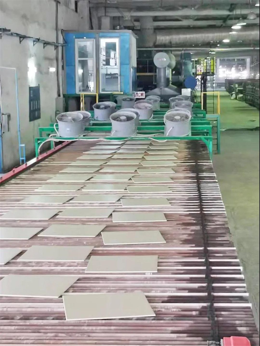2哈萨克斯坦首个中资建陶厂投产.jpg