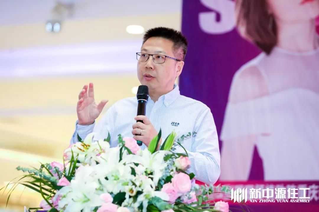 重庆市绿色建筑与建筑产业化协会会长曹勇.jpg