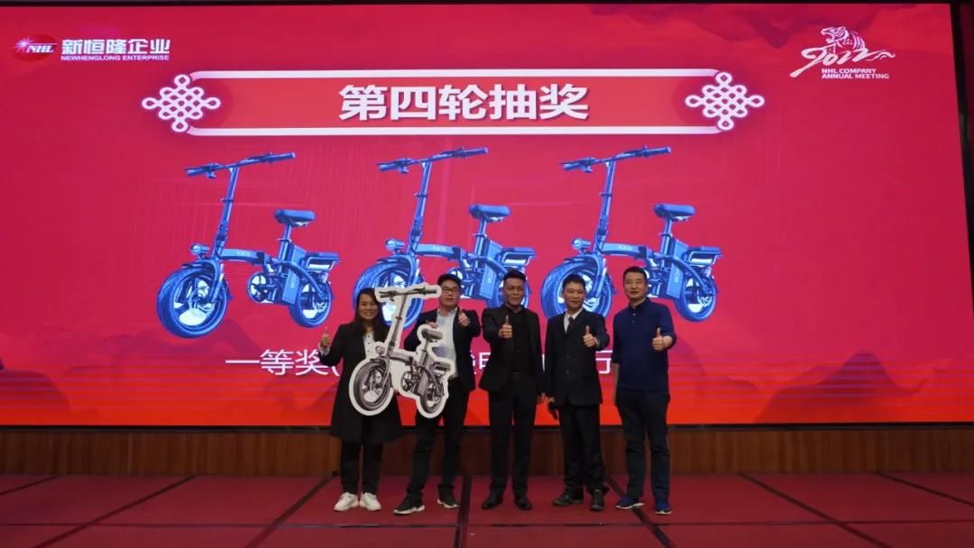 一等奖获奖合影.jpg