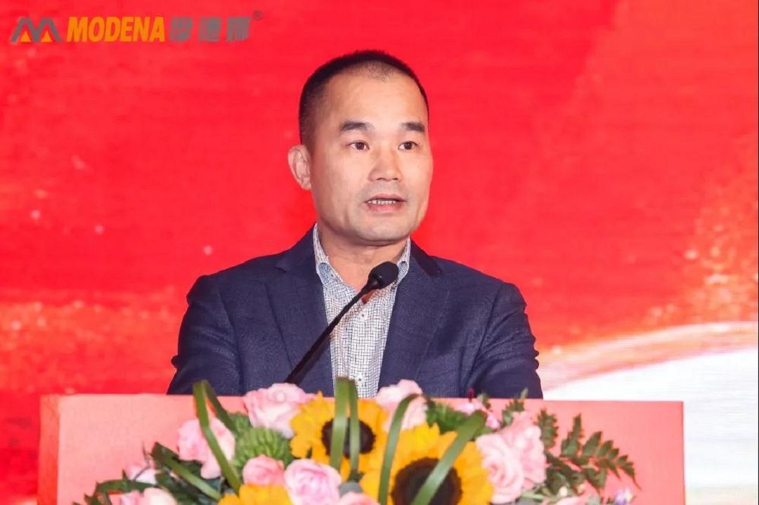 何标成.jpg