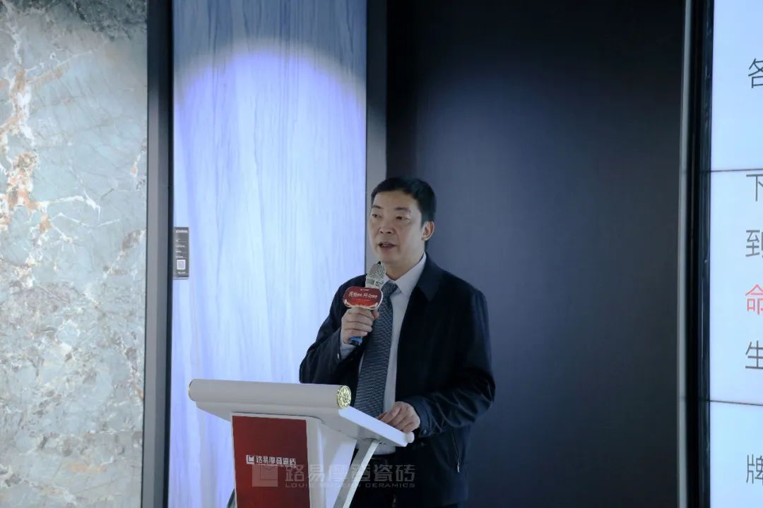 谢泽林.jpg