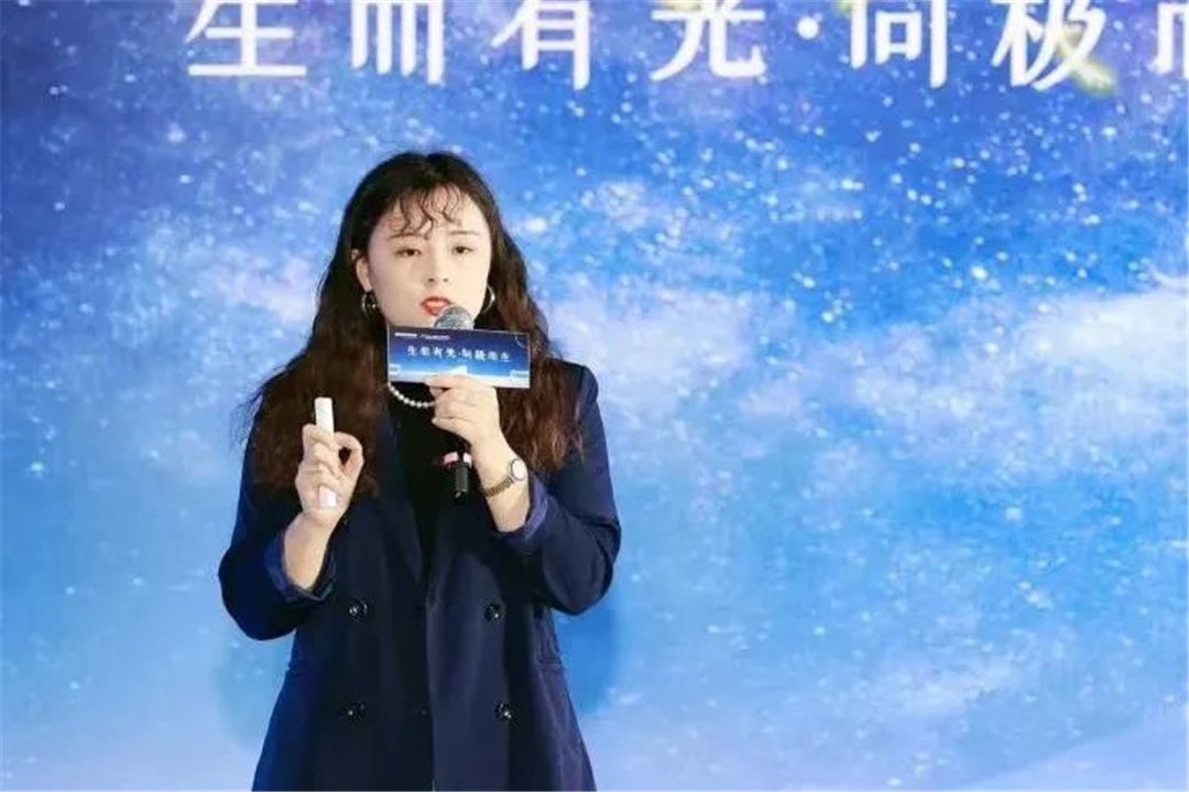 李小霞.jpg