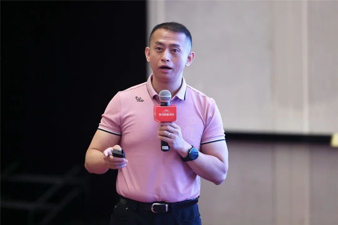 马可波罗控股营销中心副总经理黄焱斌.jpg