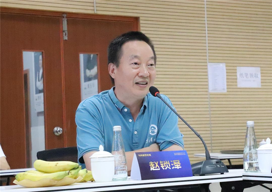 武汉大学就业信息与市场开拓办公室主任赵锁泽.jpg